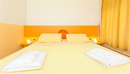 פלרמו Hotel Rainbow מראה חיצוני תמונה