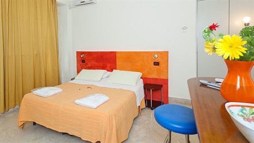 פלרמו Hotel Rainbow מראה חיצוני תמונה